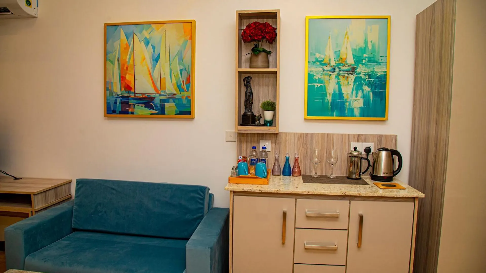 Negombo Ocean Breeze - Bliss On The Beach Luxury Apartments By Serendib Vacation Sri Lanka