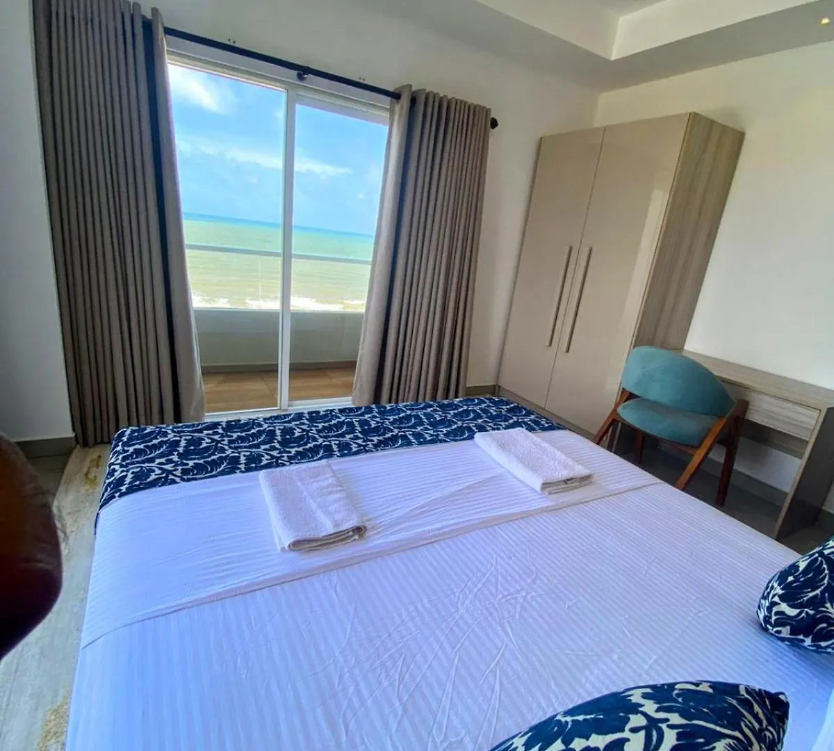 Negombo Ocean Breeze - Bliss On The Beach Luxury Apartments By Serendib Vacation 스리랑카